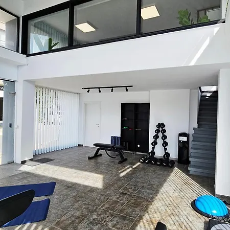 Phaedrus Living Mini Art House Pollock Апартаменты