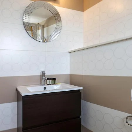 Phaedrus Living Mini Art House Pollock Apartment Nicosia